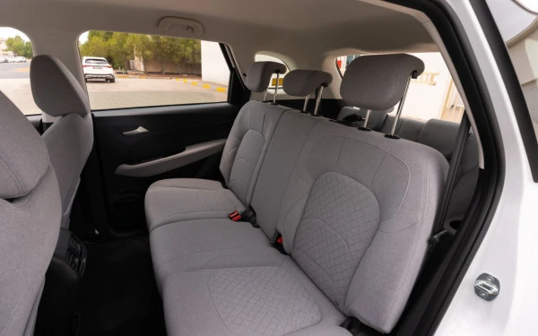  White Chevrolet Captiva Photo 