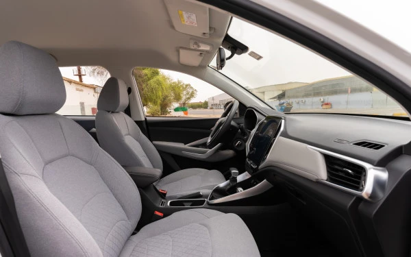  White Chevrolet Captiva Photo 