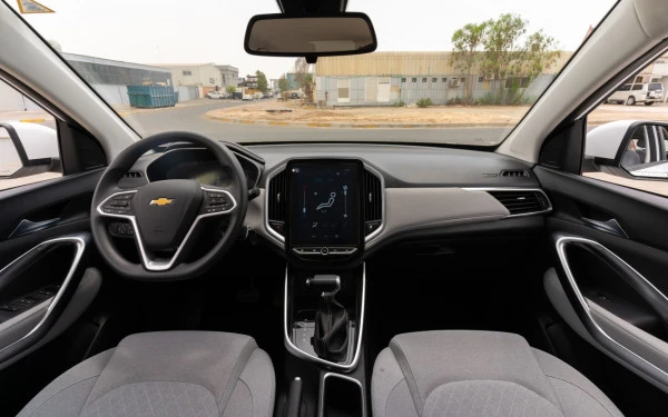  White Chevrolet Captiva Photo 