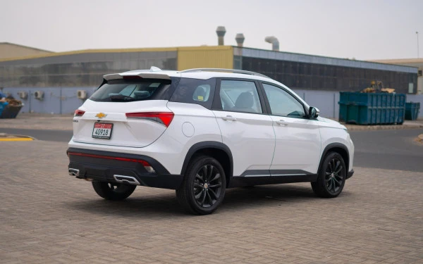  White Chevrolet Captiva Photo 