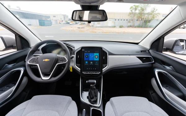  White Chevrolet Captiva Photo 