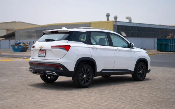  White Chevrolet Captiva Photo 