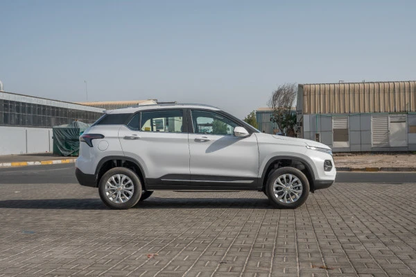  White Chevrolet Groove Photo 