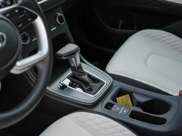  White Hyundai Creta Photo 