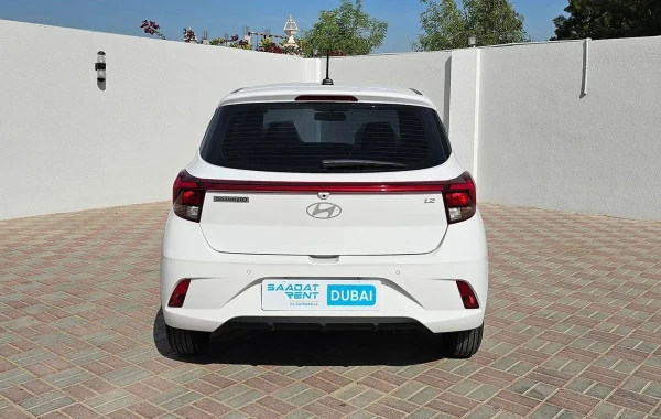  White Hyundai i10 Photo 