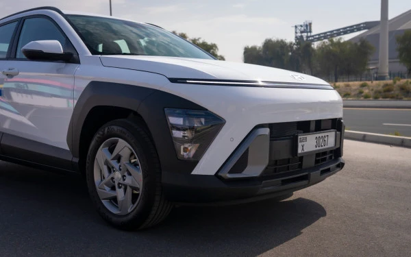  White Hyundai Kona Photo 
