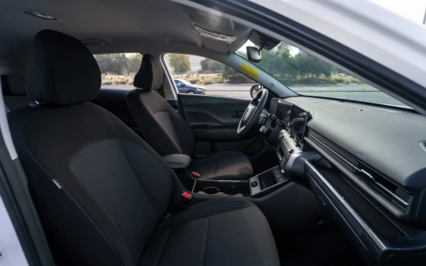  White Hyundai Kona Photo 