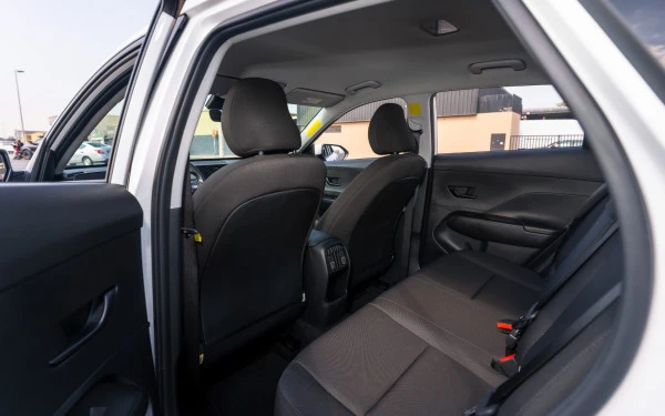  White Hyundai Kona Photo 