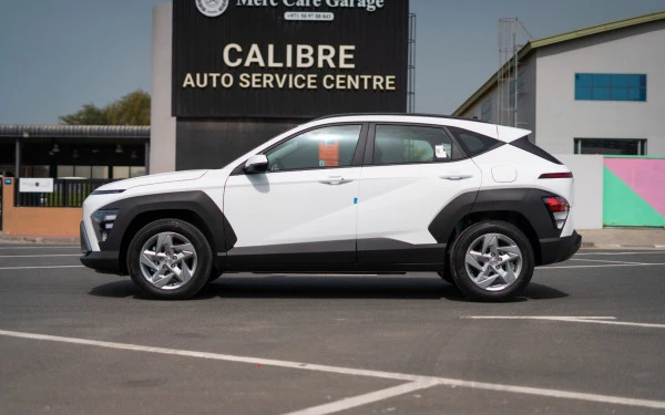  White Hyundai Kona Photo 