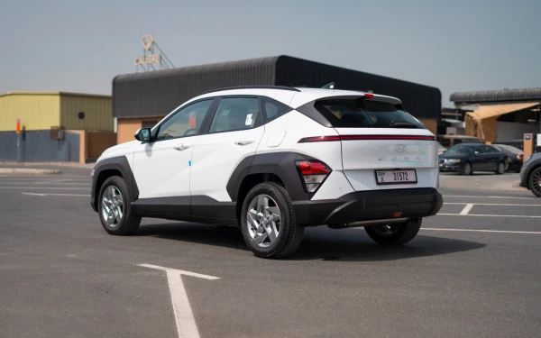  White Hyundai Kona Photo 