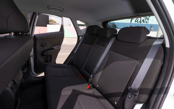  White Hyundai Kona Photo 