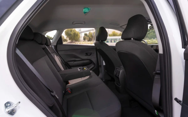  White Hyundai Kona Photo 