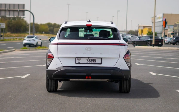  White Hyundai Kona Photo 