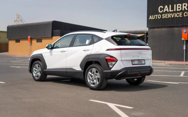  White Hyundai Kona Photo 
