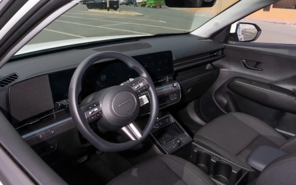  White Hyundai Kona Photo 