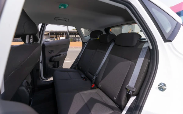  White Hyundai Kona Photo 