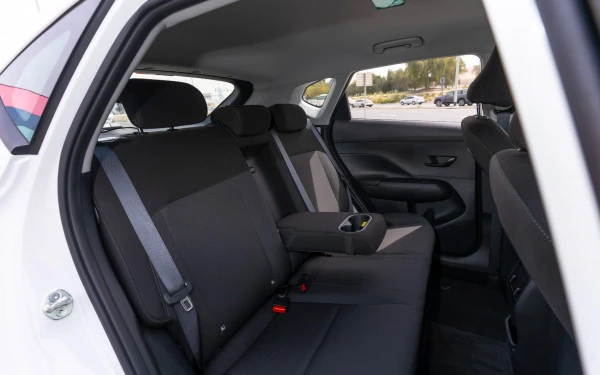  White Hyundai Kona Photo 