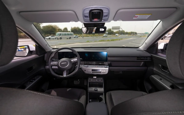  White Hyundai Kona Photo 