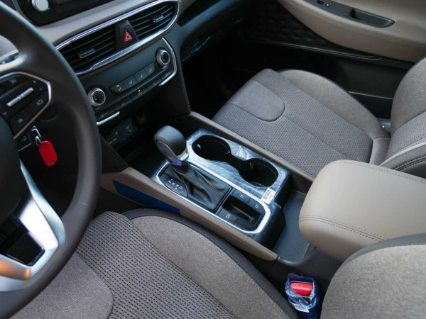  White Hyundai Santa Fe Photo 