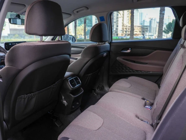  White Hyundai Santa Fe Photo 