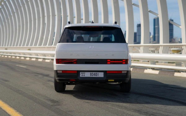  White Hyundai Santa Fe Photo 