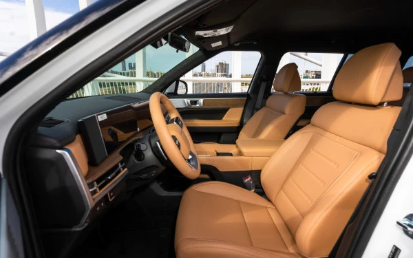  White Hyundai Santa Fe Photo 