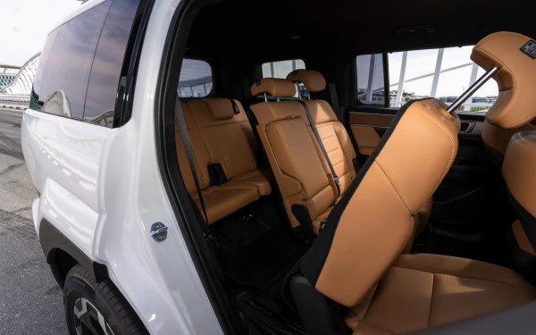  White Hyundai Santa Fe Photo 