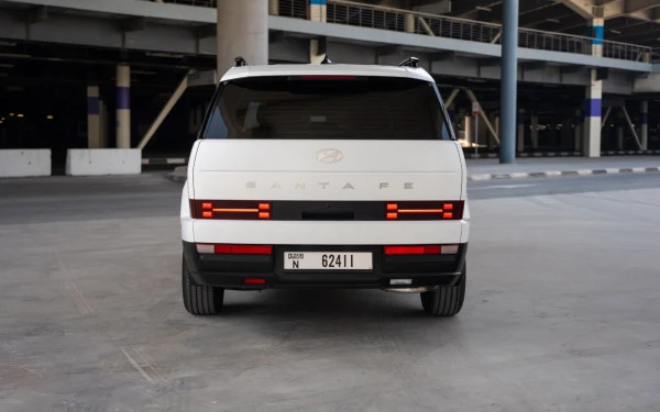  White Hyundai Santa Fe Photo 