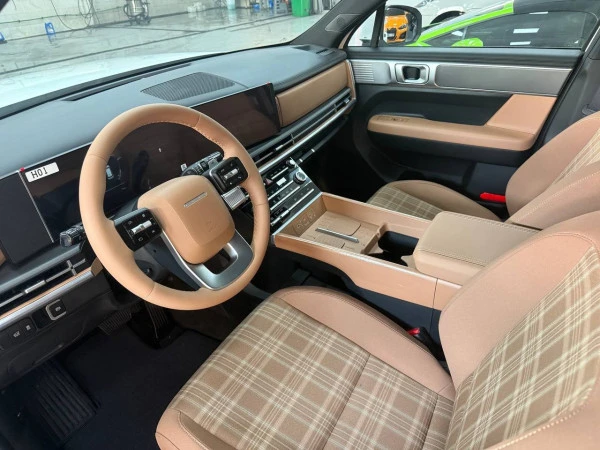  White Hyundai Santa Fe Photo 