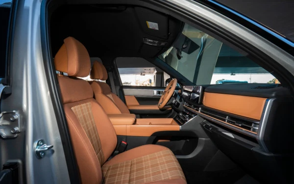  White Hyundai Santa Fe Photo 