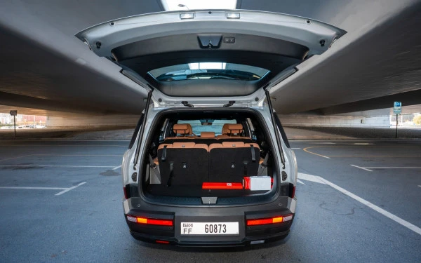  White Hyundai Santa Fe Photo 