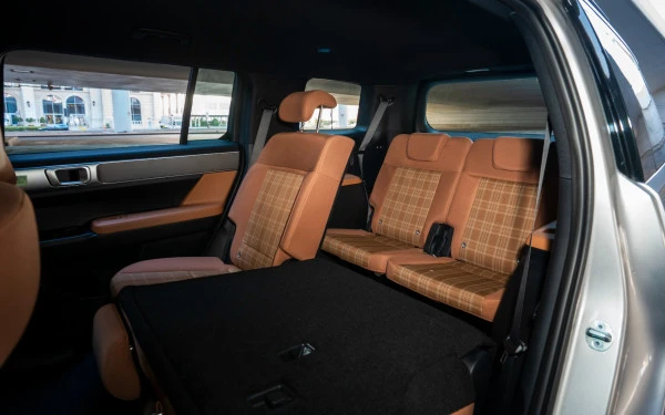  White Hyundai Santa Fe Photo 