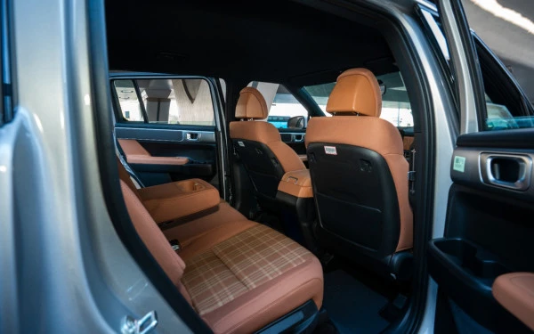  White Hyundai Santa Fe Photo 