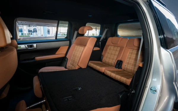  White Hyundai Santa Fe Photo 