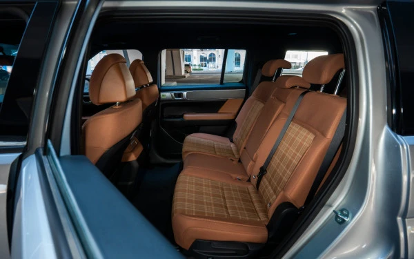  White Hyundai Santa Fe Photo 