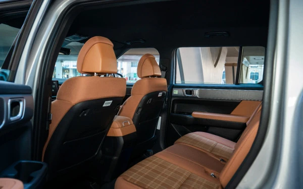  White Hyundai Santa Fe Photo 