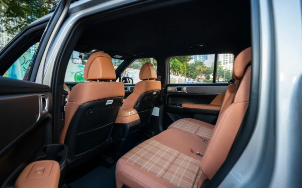  White Hyundai Santa Fe Photo 