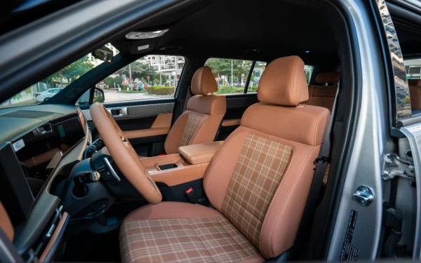  White Hyundai Santa Fe Photo 