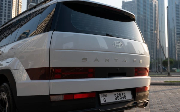 White Hyundai Santa Fe Photo 