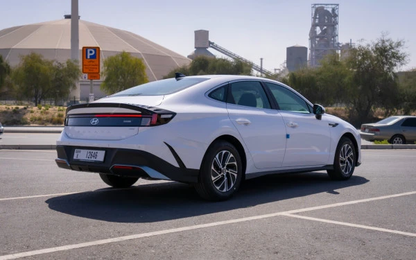  White Hyundai Sonata Photo 