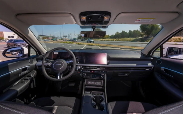  White Hyundai Sonata Photo 