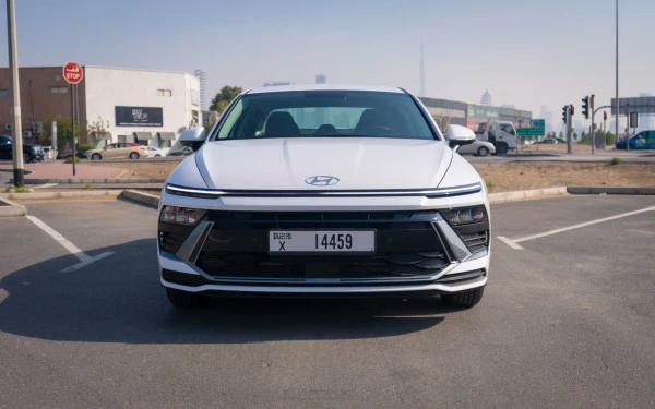  White Hyundai Sonata Photo 