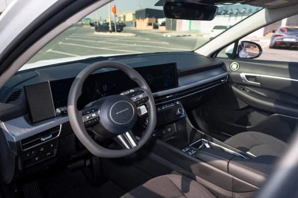  White Hyundai Sonata Photo 