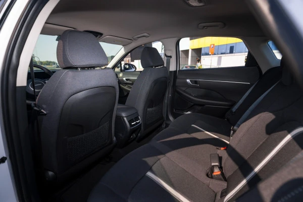  White Hyundai Sonata Photo 