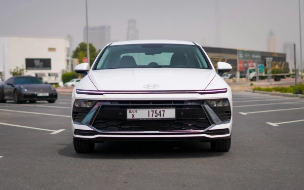  White Hyundai Sonata Photo 