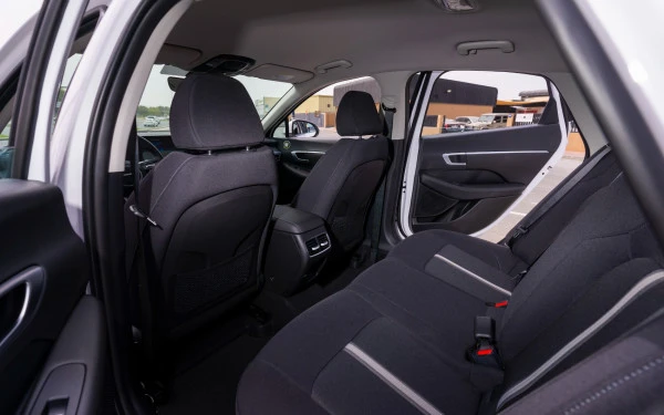  White Hyundai Sonata Photo 