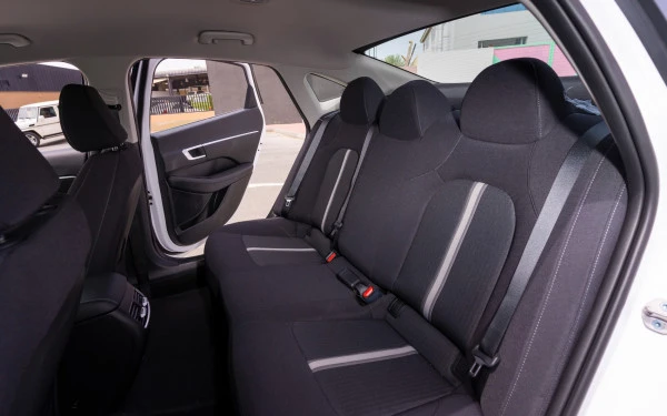  White Hyundai Sonata Photo 