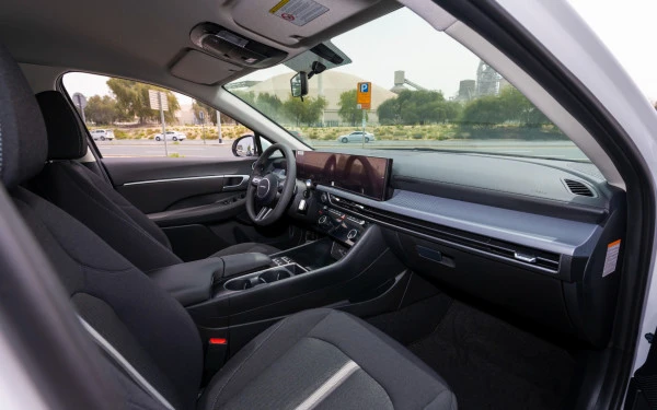  White Hyundai Sonata Photo 