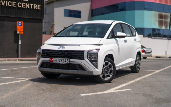  White Hyundai Stargazer Photo 