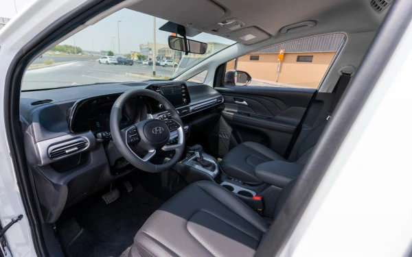  White Hyundai Stargazer Photo 